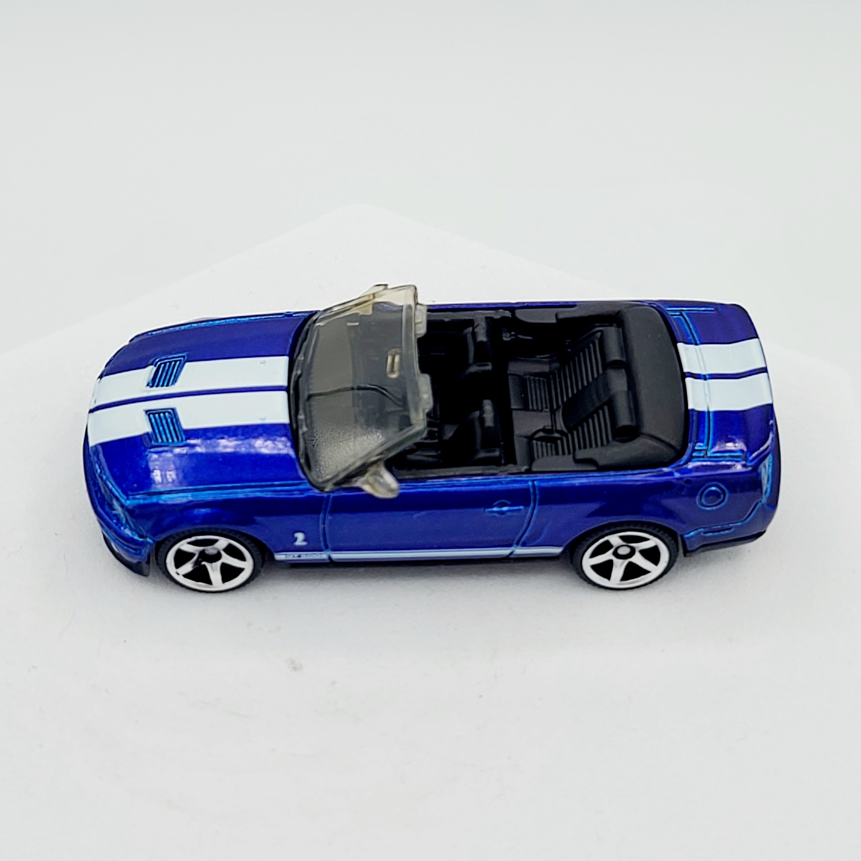 Matchbox '07 Ford Mustang Shelby GT500 (2010 MBX Basic - Sports Cars)